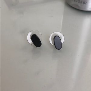 Black Kendra Scott stud earrings
